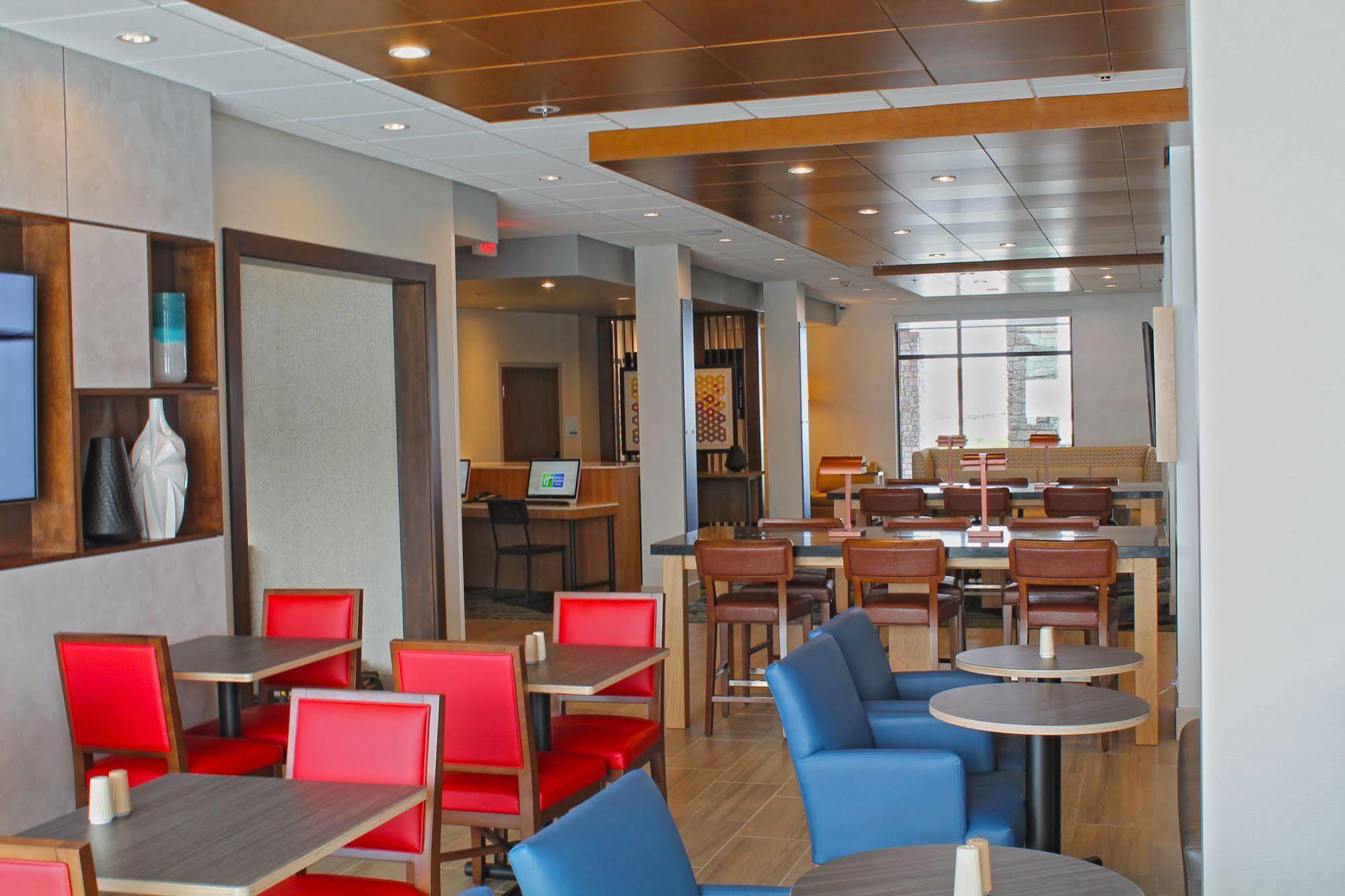 Holiday Inn Express & Suites - St. Louis South - I-55 By Ihg Mehlville Exterior foto